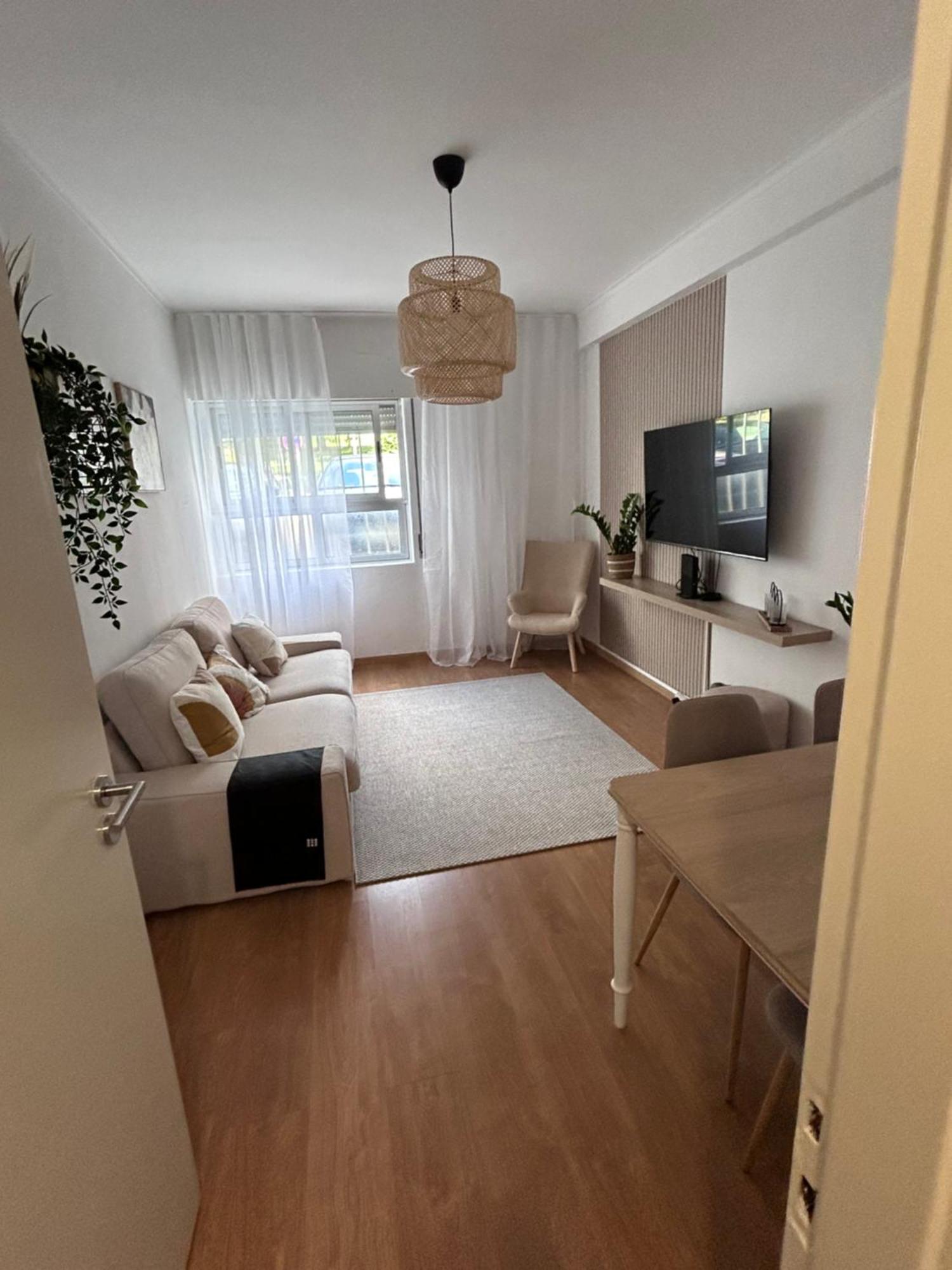Apartamento Acolhedor Em Queluz Luaran gambar